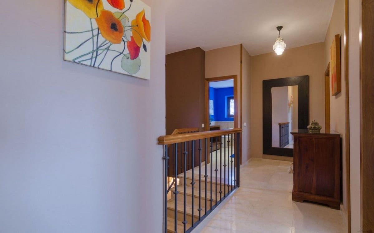 4 makuuhuone Maalaistalo myytävänä paikassa Estepona mukana uima-altaan - 795 000 € (Ref: 9809819)