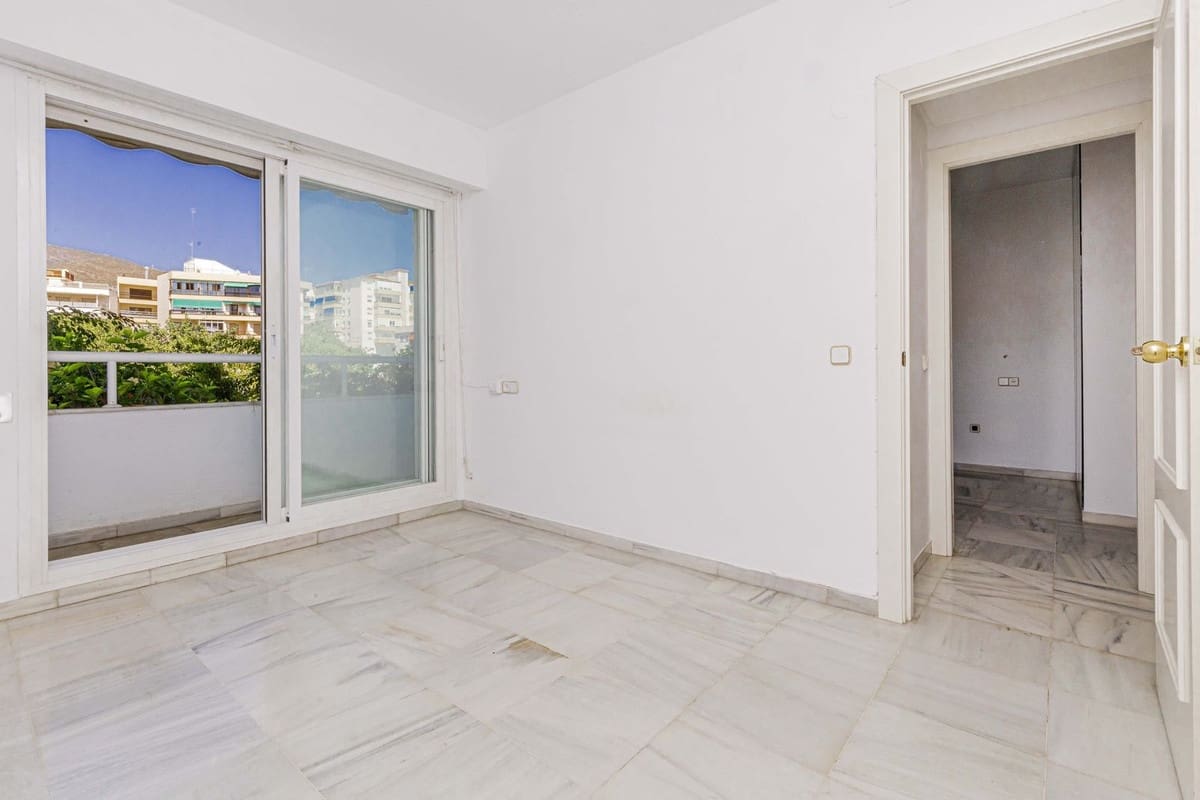 3 bedroom Apartment for sale in Marbella - € 679,900 (Ref: 9812582)