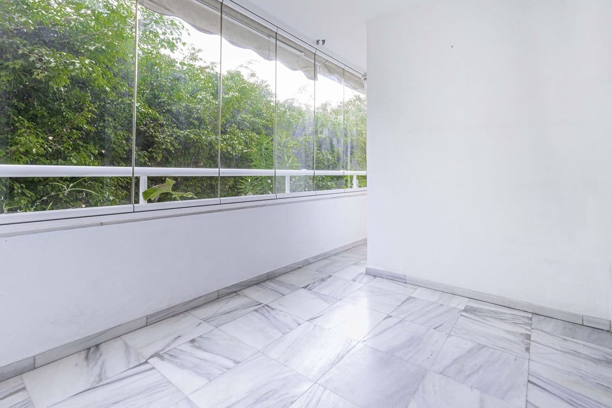 3 bedroom Apartment for sale in Marbella - € 679,900 (Ref: 9812582)