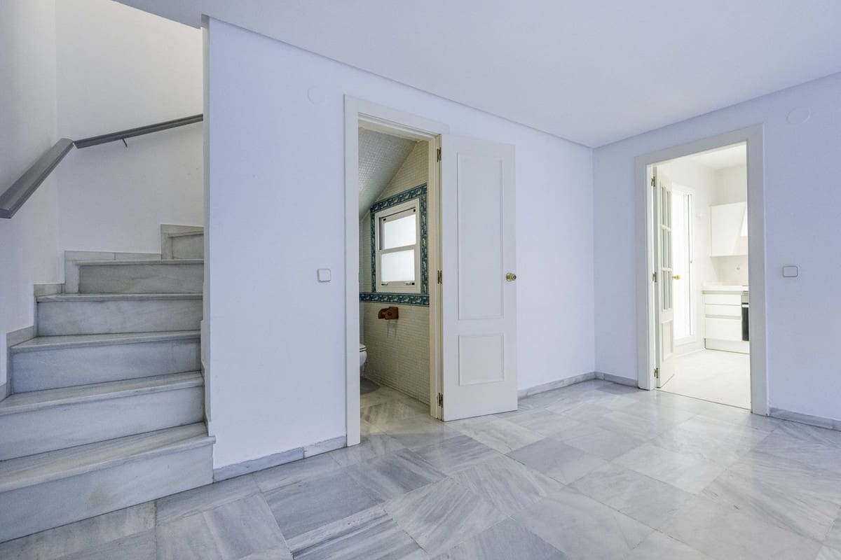 3 bedroom Apartment for sale in Marbella - € 679,900 (Ref: 9812582)