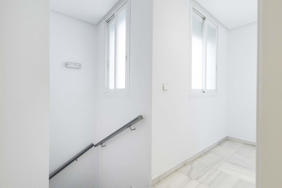 3 bedroom Apartment for sale in Marbella - € 679,900 (Ref: 9812582)