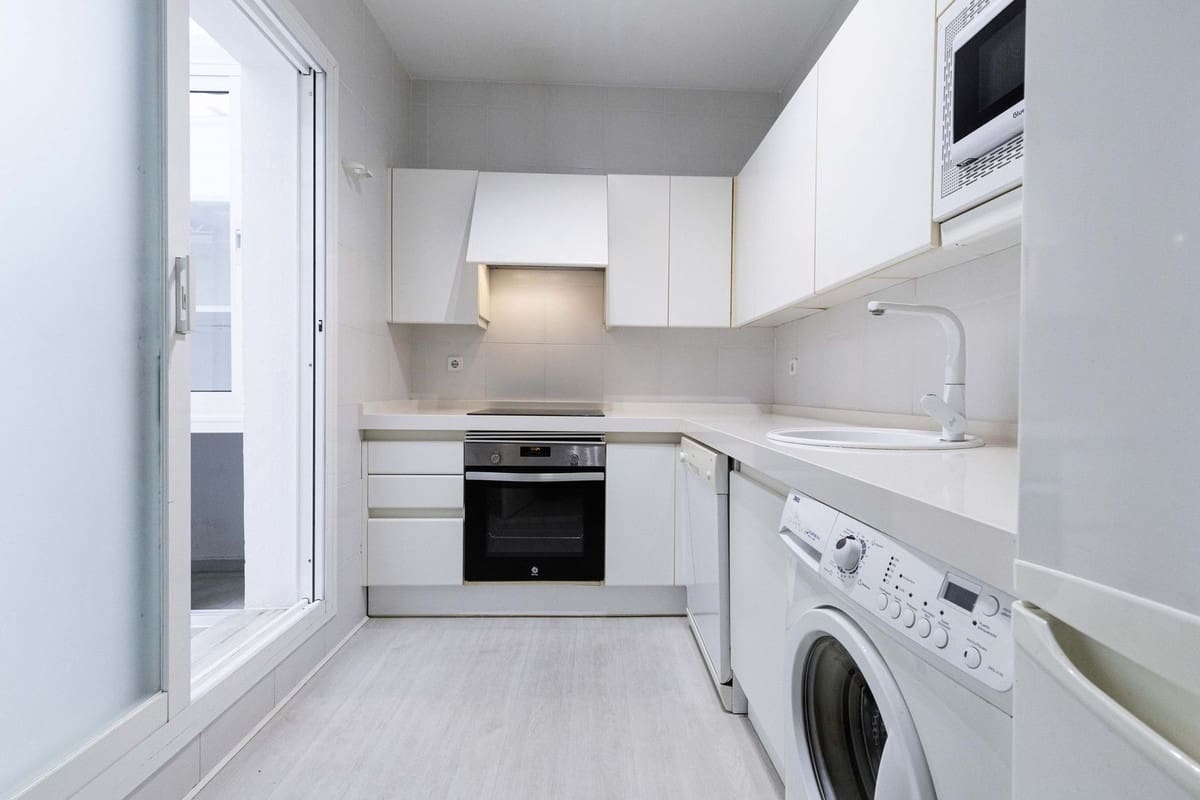3 bedroom Apartment for sale in Marbella - € 679,900 (Ref: 9812582)