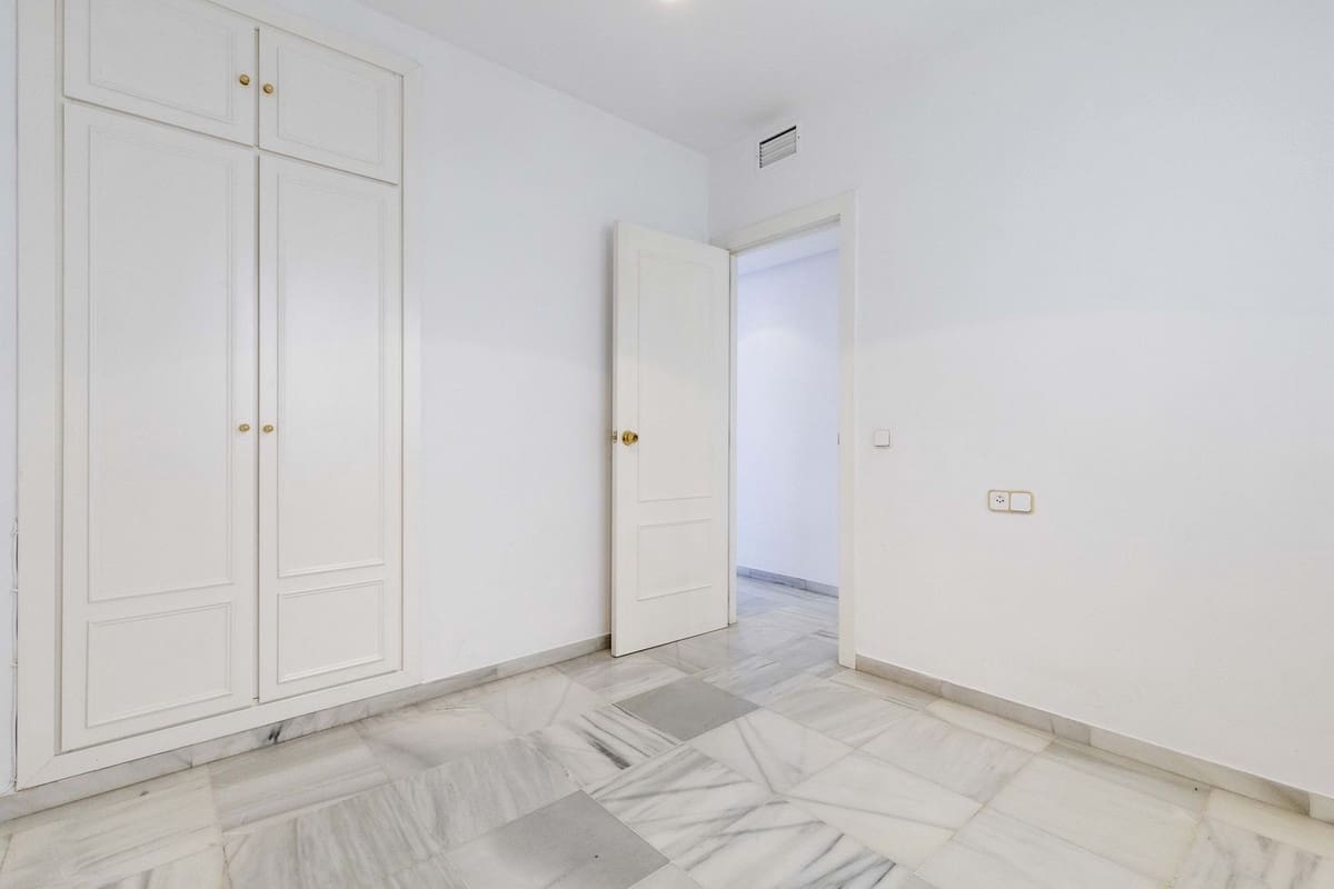 3 bedroom Apartment for sale in Marbella - € 679,900 (Ref: 9812582)
