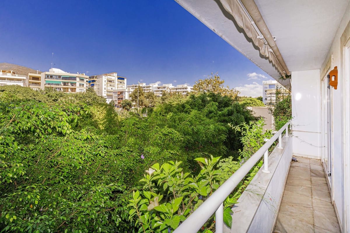3 bedroom Apartment for sale in Marbella - € 679,900 (Ref: 9812582)