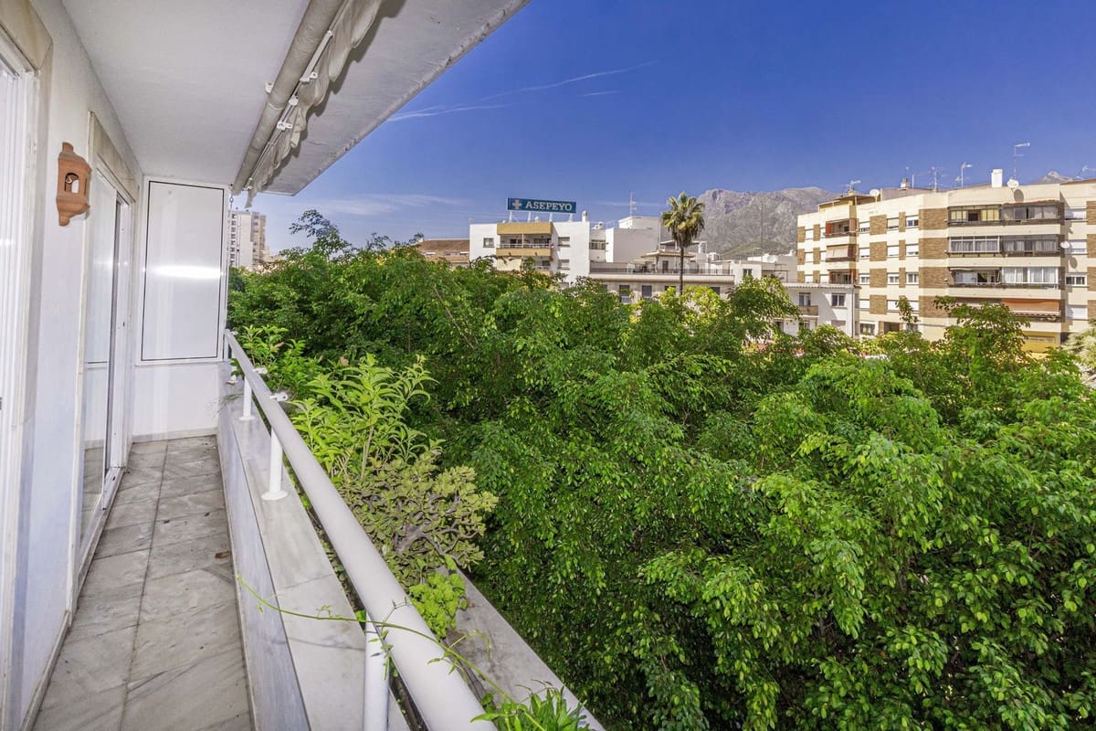 3 bedroom Apartment for sale in Marbella - € 679,900 (Ref: 9812582)