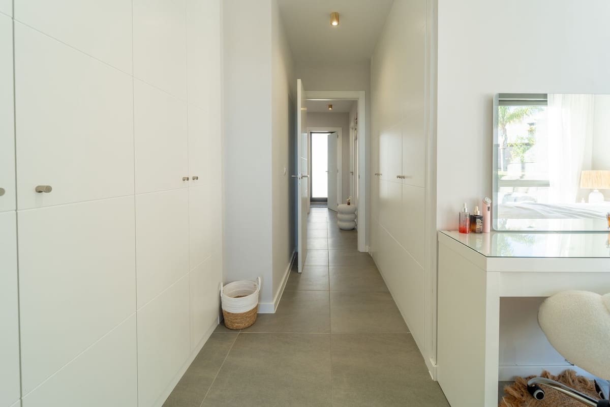 3 makuuhuone Huvila myytävänä paikassa Riviera del Sol mukana uima-altaan - 589 000 € (Ref: 9816406)