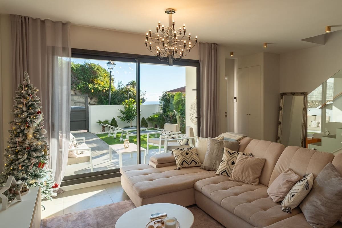 3 makuuhuone Huvila myytävänä paikassa Riviera del Sol mukana uima-altaan - 589 000 € (Ref: 9816406)