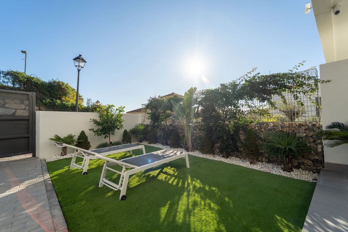 3 makuuhuone Huvila myytävänä paikassa Riviera del Sol mukana uima-altaan - 589 000 € (Ref: 9816406)