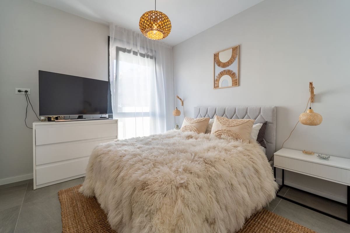 3 makuuhuone Huvila myytävänä paikassa Riviera del Sol mukana uima-altaan - 589 000 € (Ref: 9816406)