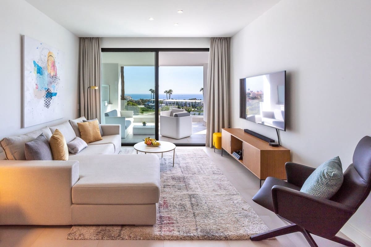 2 bedroom Apartment for sale in Mijas Costa with pool - € 645,000 (Ref: 9819229)