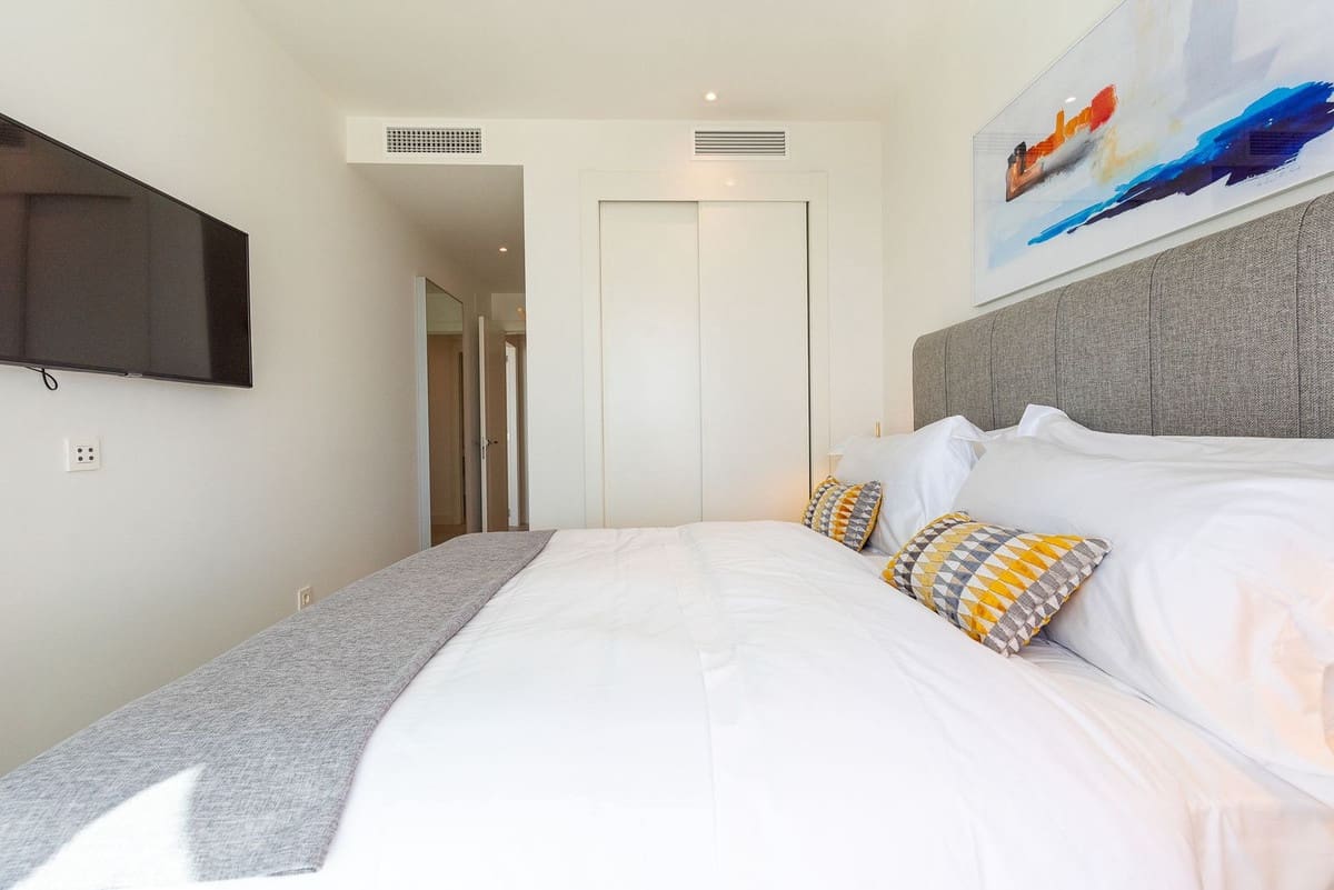 2 bedroom Apartment for sale in Mijas Costa with pool - € 645,000 (Ref: 9819229)