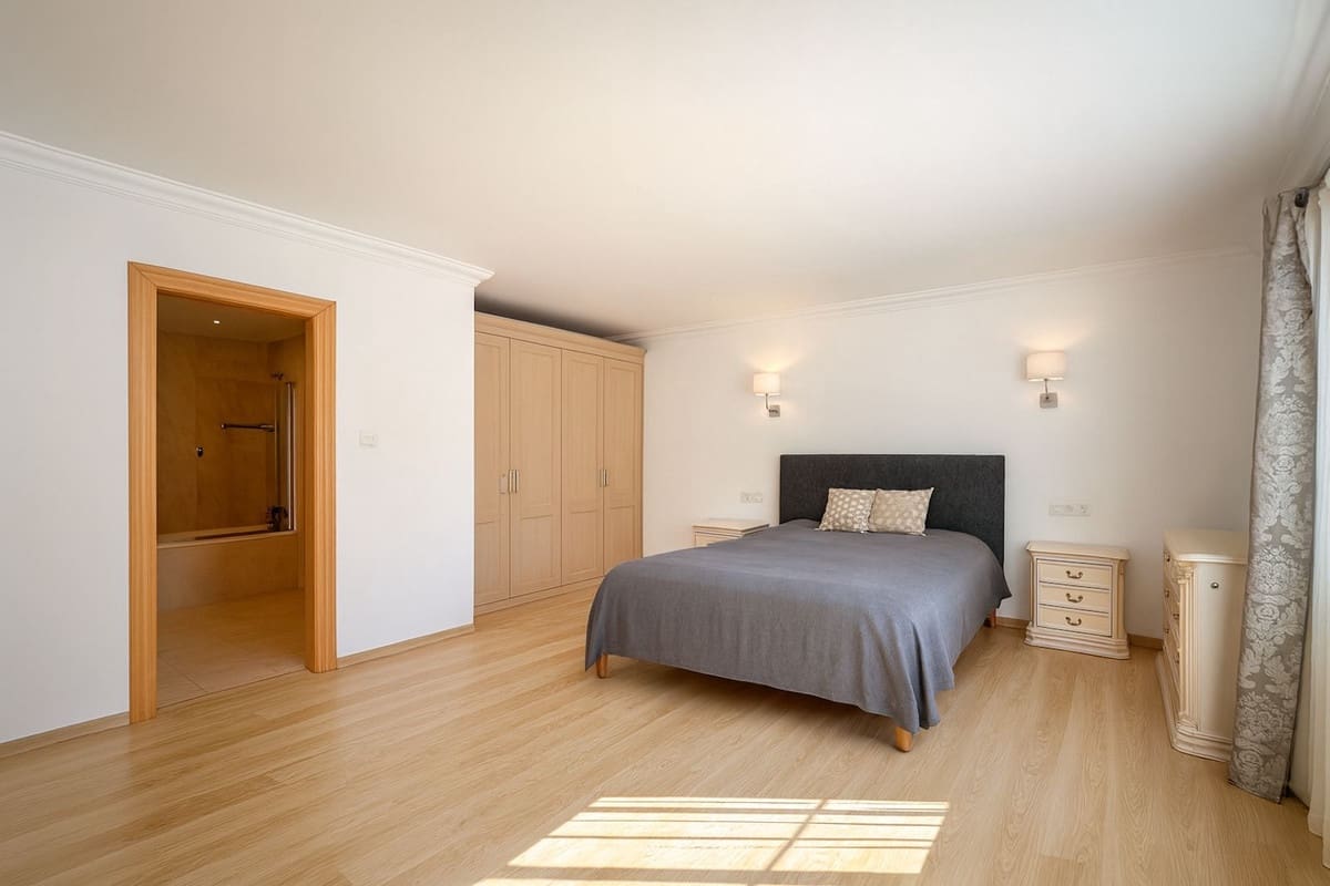 4 soveværelse Villa til salg i Mijas med swimmingpool - € 895.000 (Ref: 9821503)