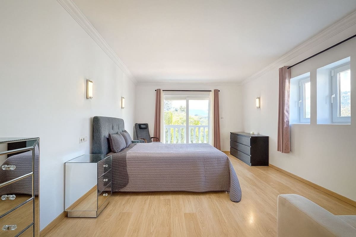 4 soveværelse Villa til salg i Mijas med swimmingpool - € 895.000 (Ref: 9821503)