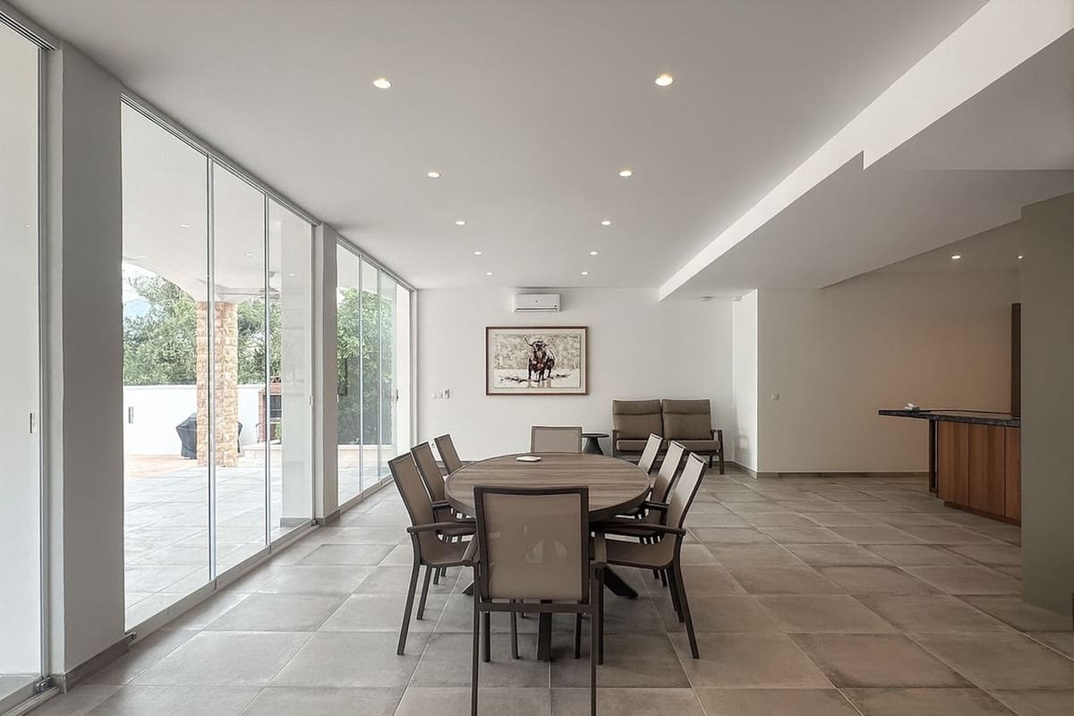 4 soveværelse Villa til salg i Mijas med swimmingpool - € 895.000 (Ref: 9821503)