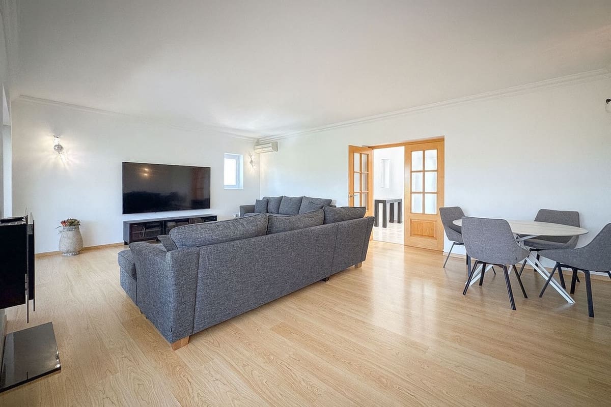 4 soveværelse Villa til salg i Mijas med swimmingpool - € 895.000 (Ref: 9821503)