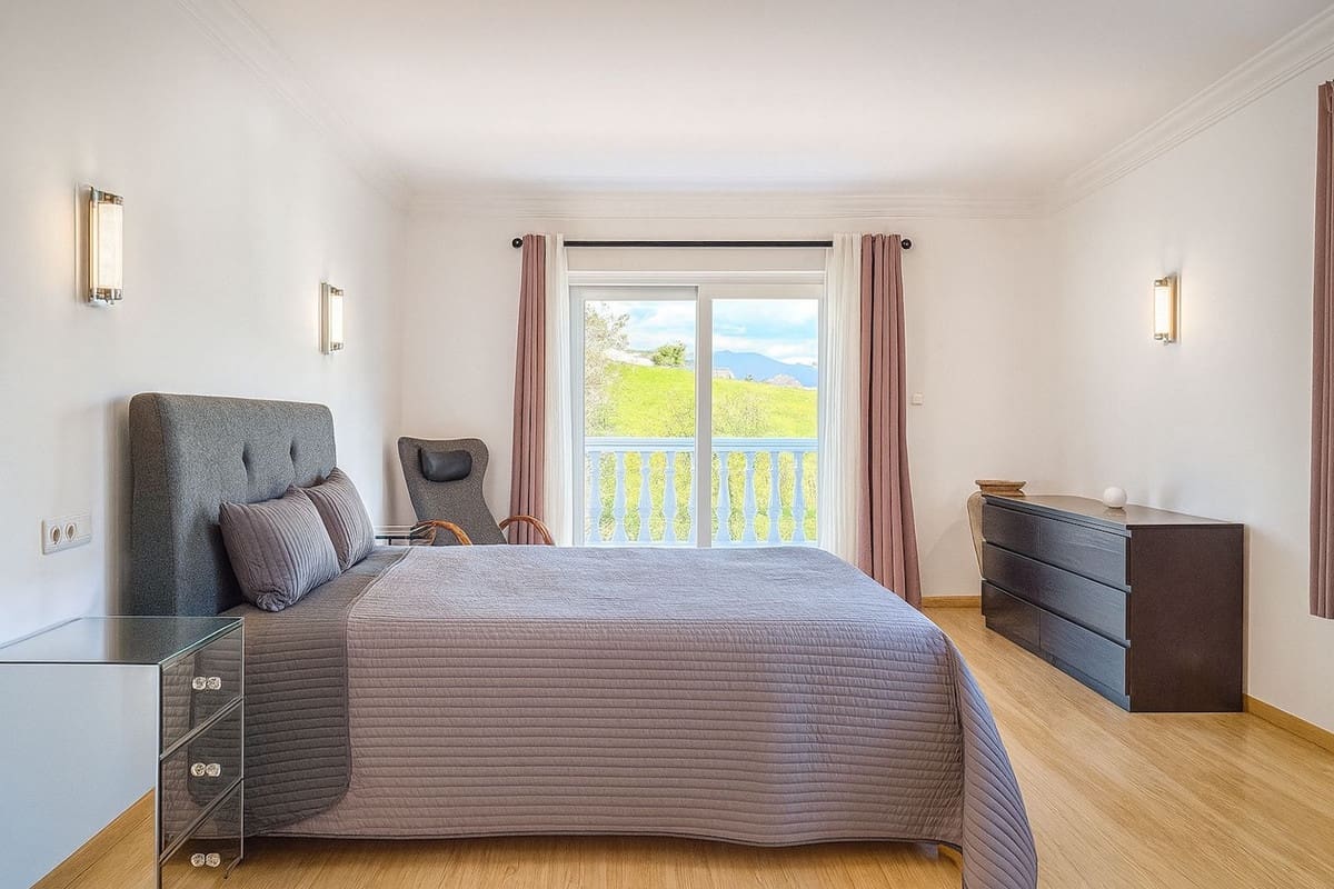 4 soveværelse Villa til salg i Mijas med swimmingpool - € 895.000 (Ref: 9821503)