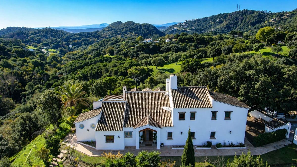 5 bedroom Finca/Country House for sale in Casares with pool - € 1,400,000 (Ref: 9821507)