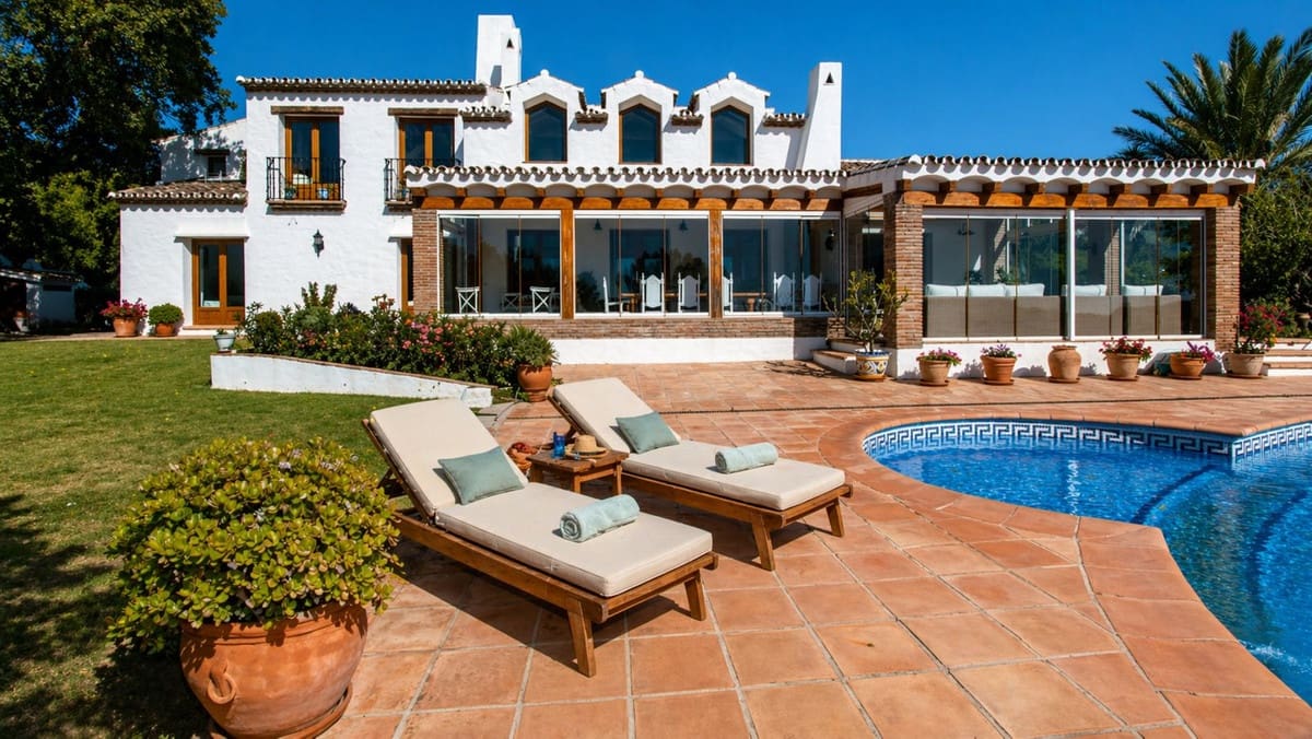 5 bedroom Finca/Country House for sale in Casares with pool - € 1,400,000 (Ref: 9821507)