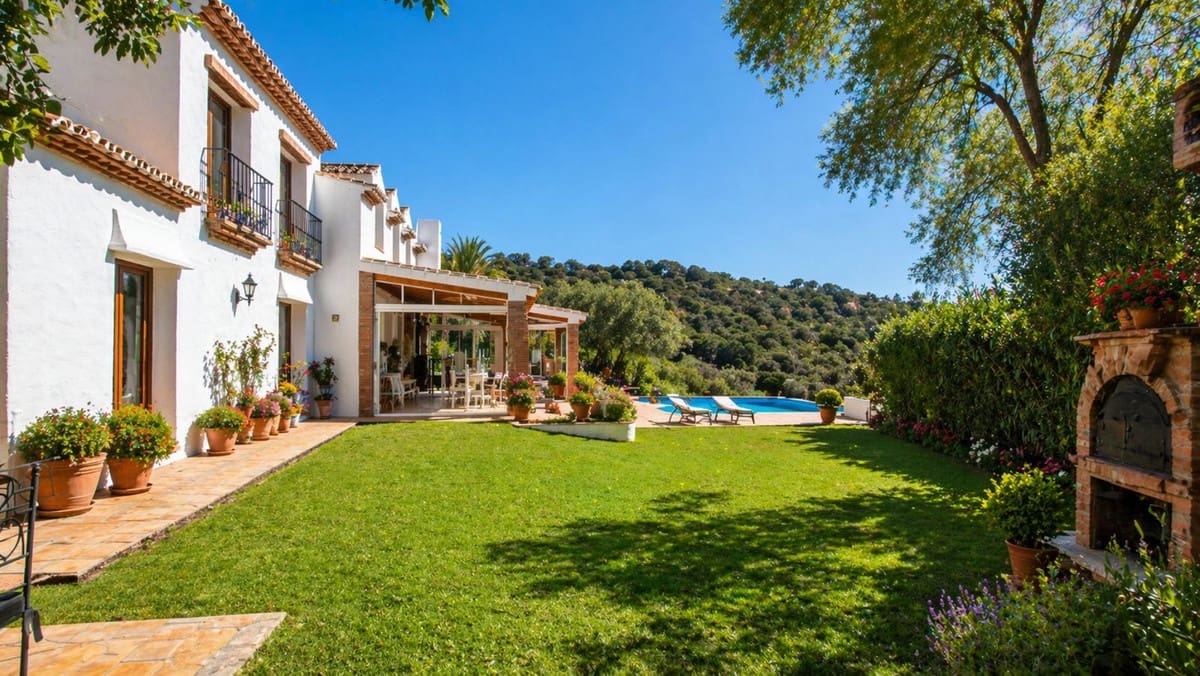 5 bedroom Finca/Country House for sale in Casares with pool - € 1,400,000 (Ref: 9821507)