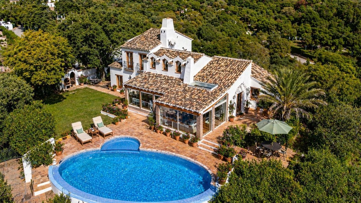 5 bedroom Finca/Country House for sale in Casares with pool - € 1,400,000 (Ref: 9821507)