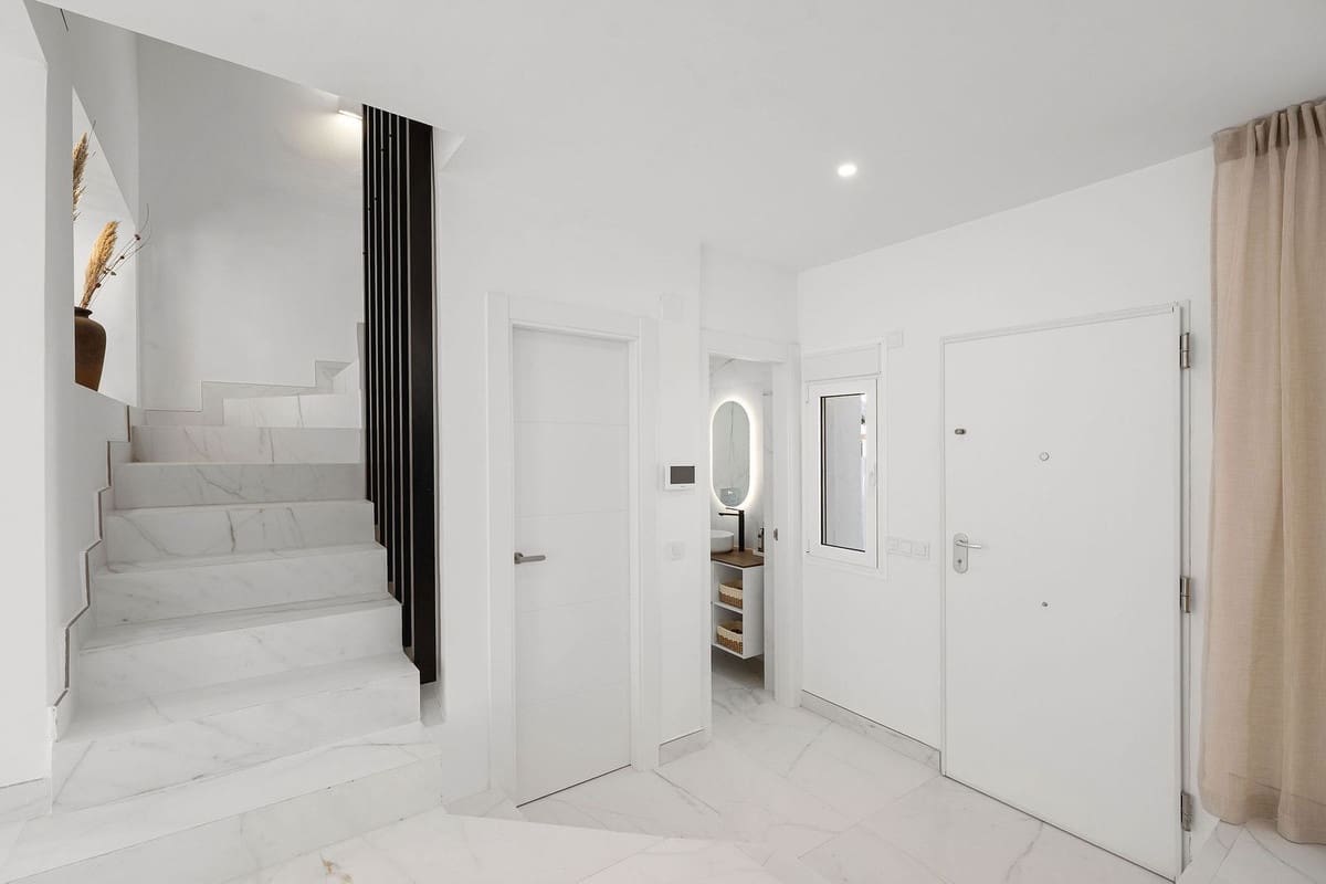 3 slaapkamer Huis te koop in Nueva Andalucia - € 899.000 (Ref: 9821510)