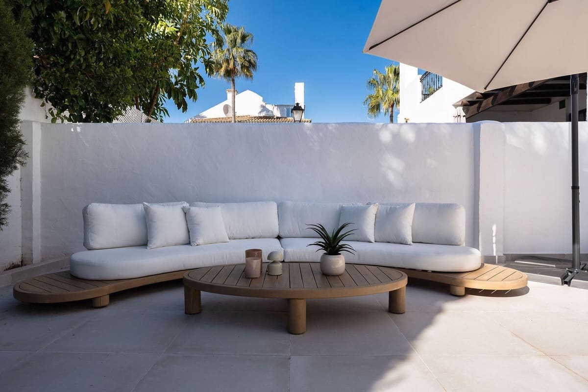 3 slaapkamer Huis te koop in Nueva Andalucia - € 899.000 (Ref: 9821510)