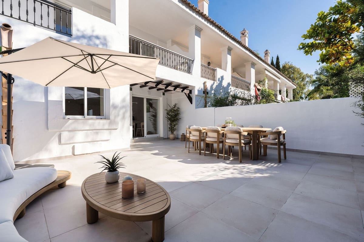 3 slaapkamer Huis te koop in Nueva Andalucia - € 899.000 (Ref: 9821510)