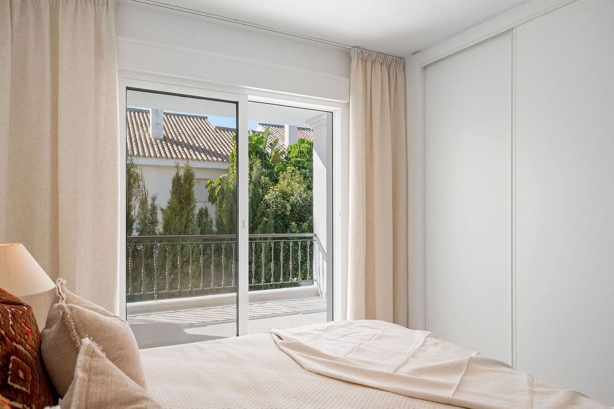 3 slaapkamer Huis te koop in Nueva Andalucia - € 899.000 (Ref: 9821510)