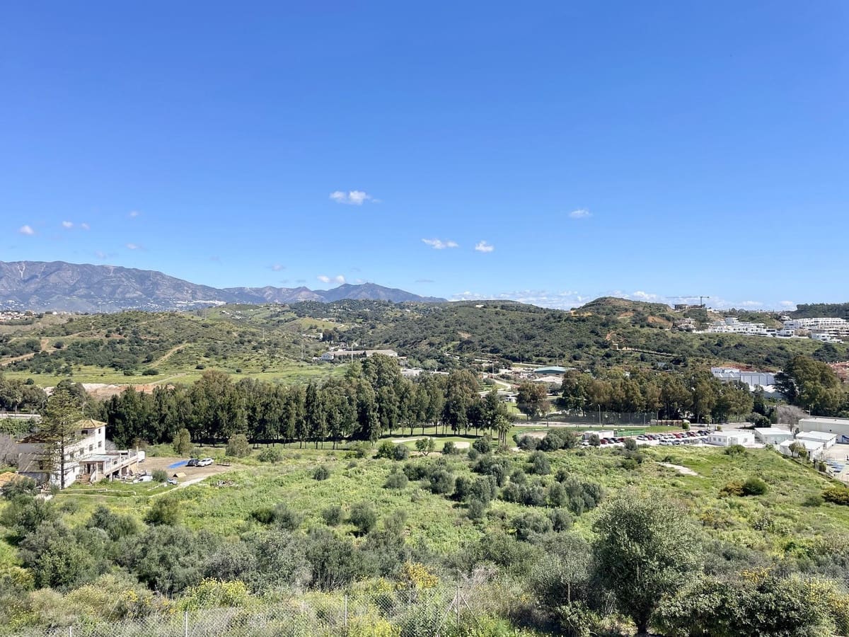 3 bedroom Apartment for sale in La Cala de Mijas - € 610,000 (Ref: 9823878)