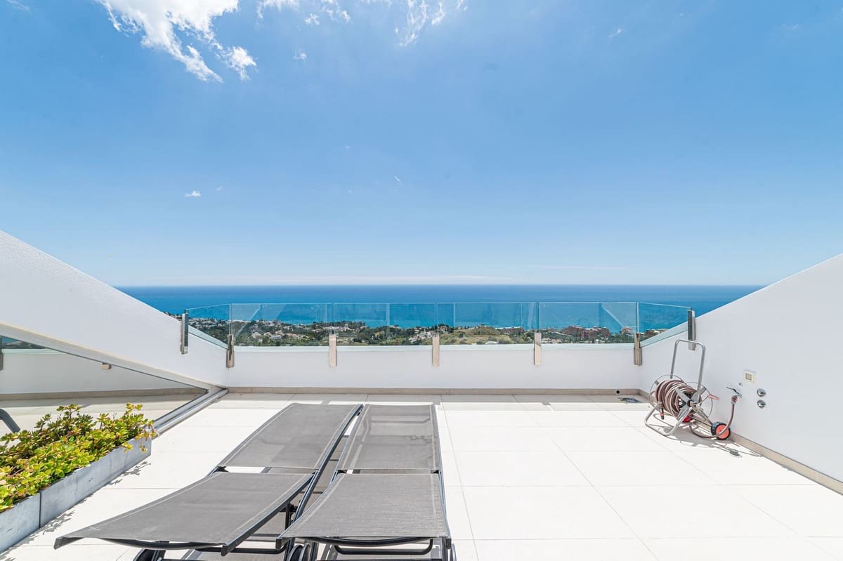 3 makuuhuone Kattohuoneisto myytävänä paikassa Benalmadena - 1 135 000 € (Ref: 9826041)