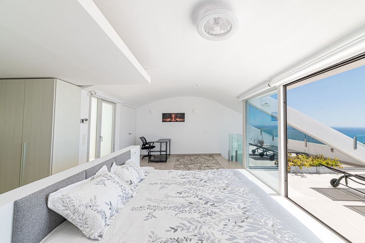 3 makuuhuone Kattohuoneisto myytävänä paikassa Benalmadena - 1 135 000 € (Ref: 9826041)