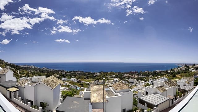 3 makuuhuone Kattohuoneisto myytävänä paikassa Benalmádena pueblo, Benalmádena - 1 135 000 € (Ref: 9826041)