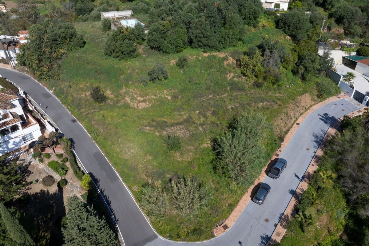 Ubebygd land til salgs i Mijas - € 450 000 (Ref: 9826042)
