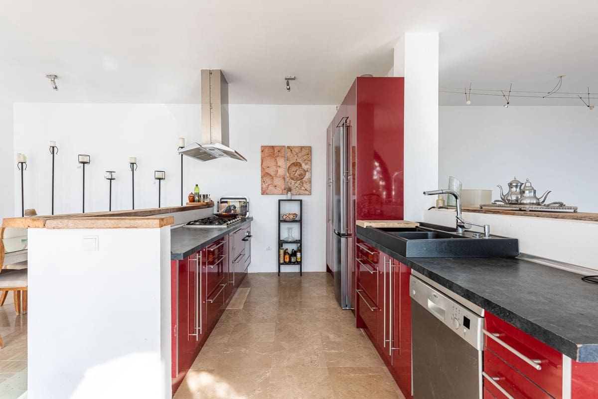 3 slaapkamer Villa te koop in Punta de la Chullera met zwembad - € 1.285.000 (Ref: 9838417)