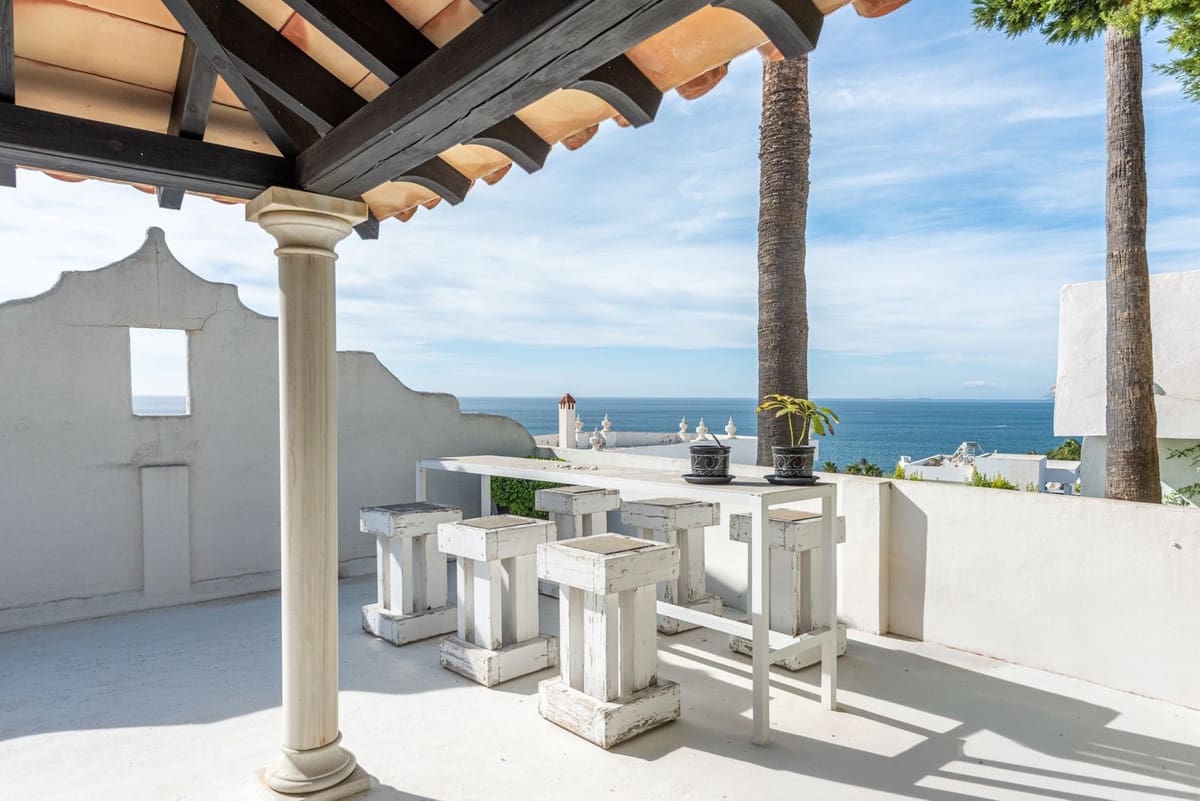 3 slaapkamer Villa te koop in Punta de la Chullera met zwembad - € 1.285.000 (Ref: 9838417)