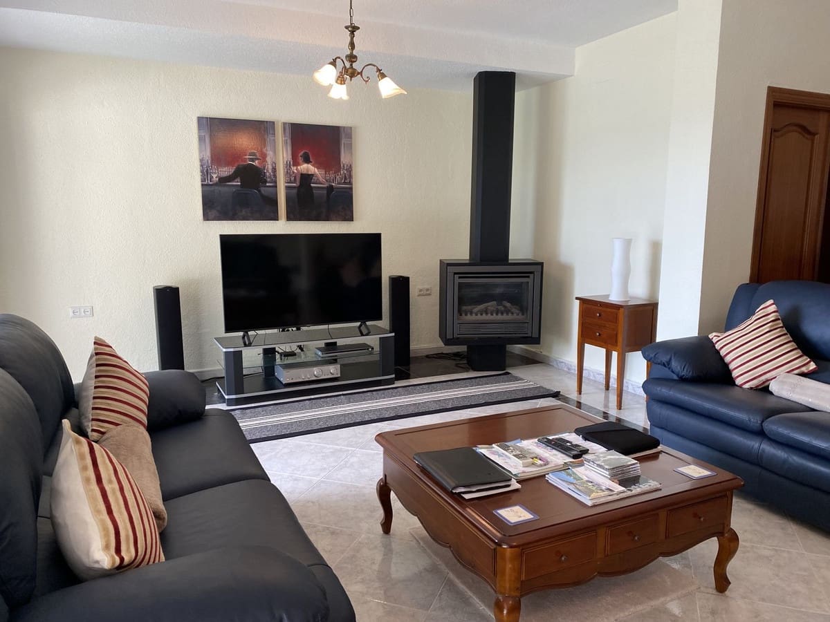 4 bedroom Villa for sale in Mijas with pool - € 985,000 (Ref: 9848131)