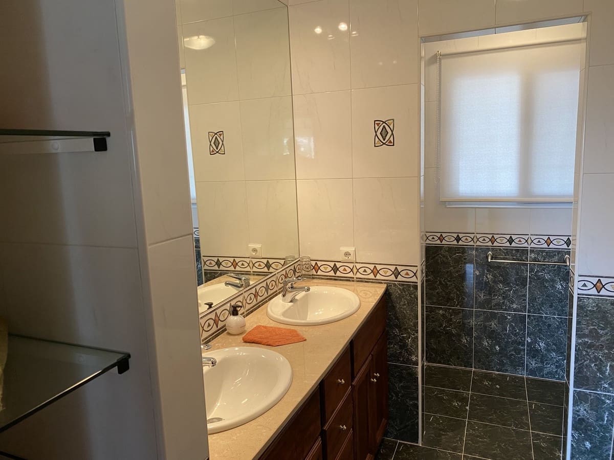 4 bedroom Villa for sale in Mijas with pool - € 985,000 (Ref: 9848131)