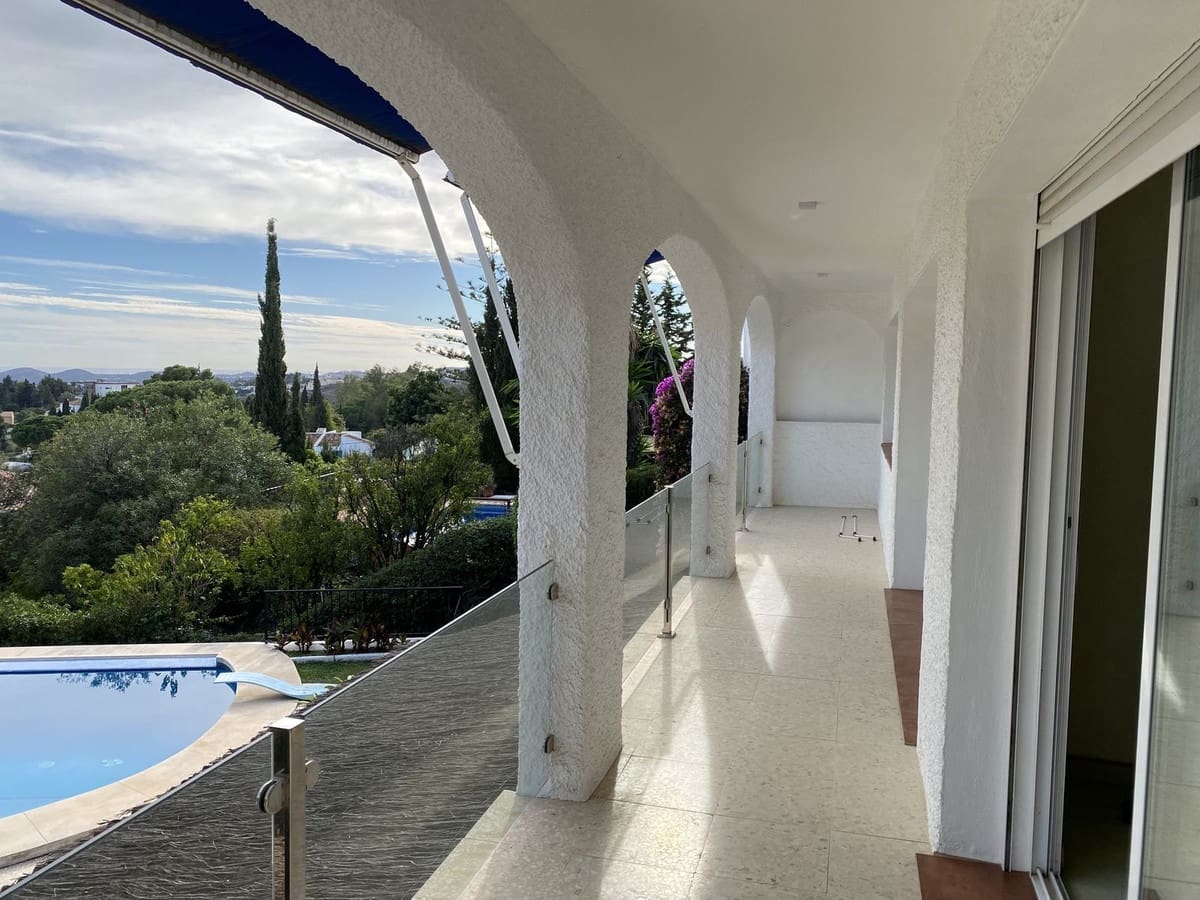 4 bedroom Villa for sale in Mijas with pool - € 985,000 (Ref: 9848131)