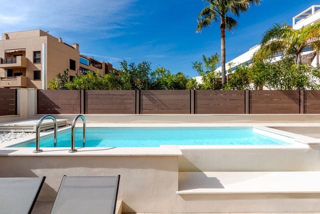 4 sypialnia Dom na sprzedaż w La Cala de Mijas, Mijas z basenem - 1 195 000 € (Ref: 9850372)