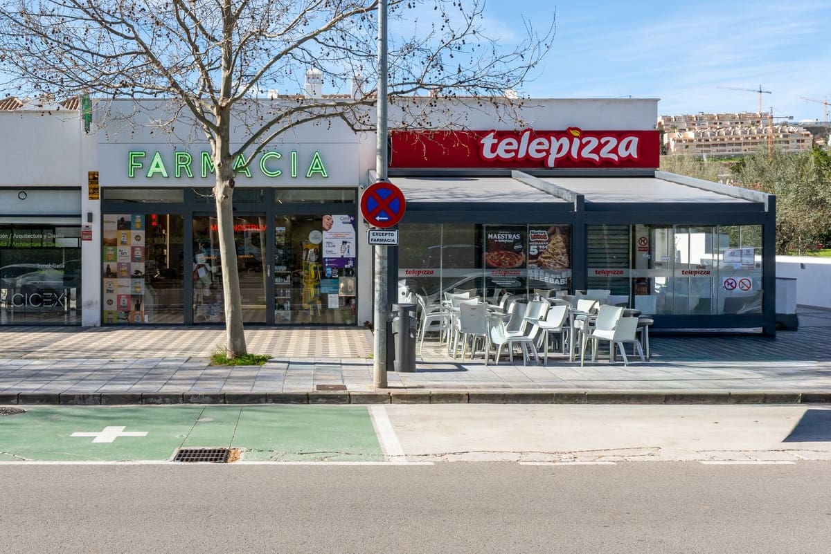 4 sypialnia Dom na sprzedaż w La Cala de Mijas z basenem - 1 195 000 € (Ref: 9850372)