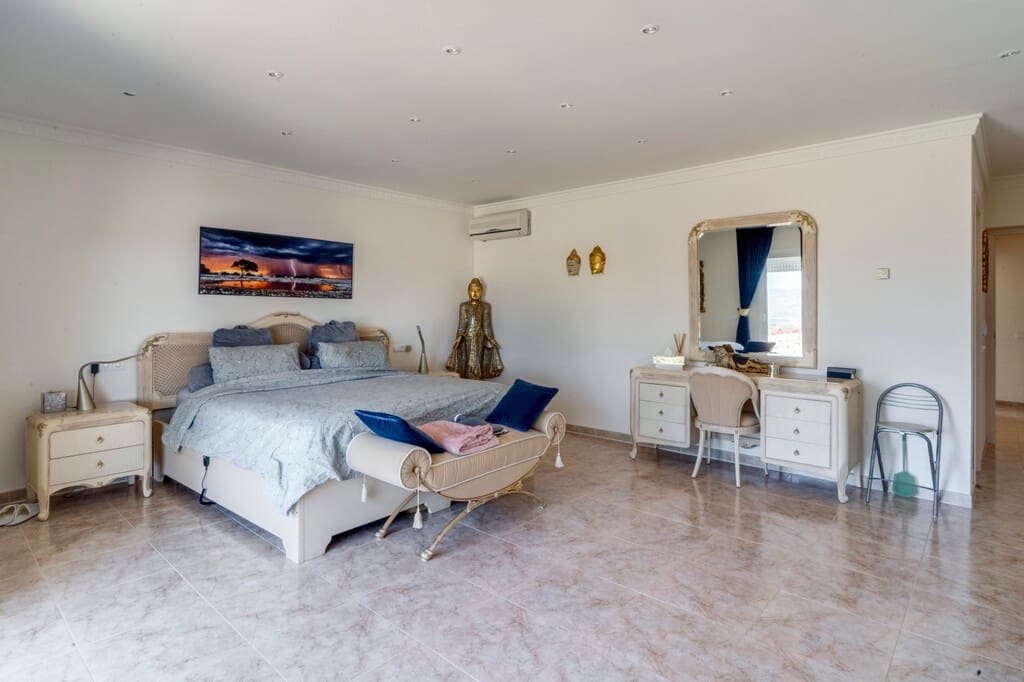 4 soverom Villa til salgs i Valtocado med svømmebasseng - € 1 650 000 (Ref: 9877245)