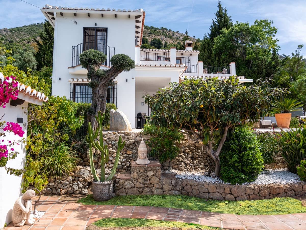 Chalet de 4 habitaciones en Mijas en venta - 995.000 € (Ref: 9877246)