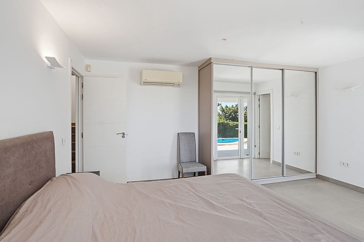 3 bedroom Villa for sale in Mijas with pool - € 1,450,000 (Ref: 9909066)