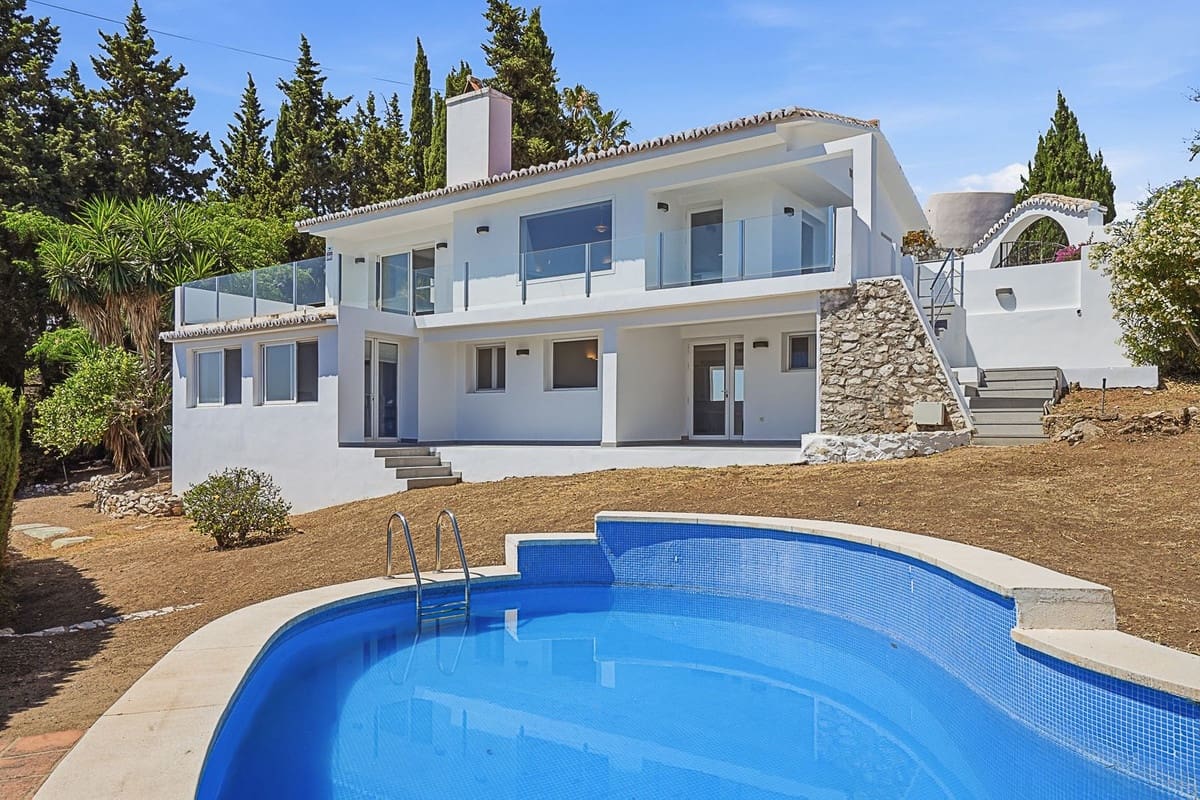 3 bedroom Villa for sale in Mijas with pool - € 1,450,000 (Ref: 9909066)