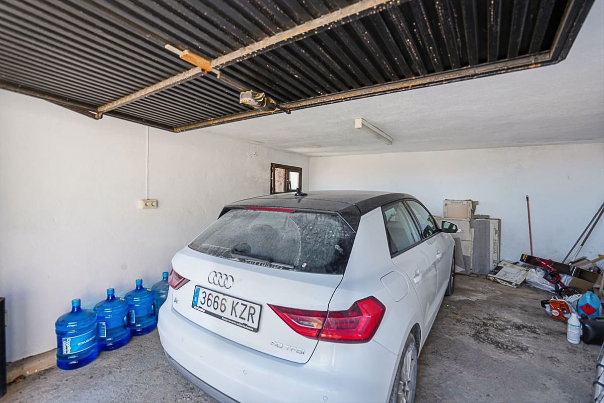 3 bedroom Villa for sale in Mijas with pool - € 1,450,000 (Ref: 9909066)