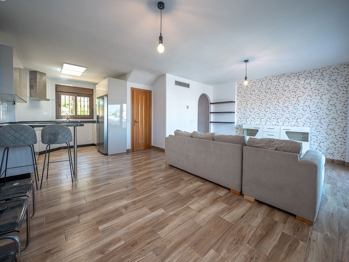 3 quarto Moradia para venda em Riviera del Sol com piscina - 499 950 € (Ref: 9914839)