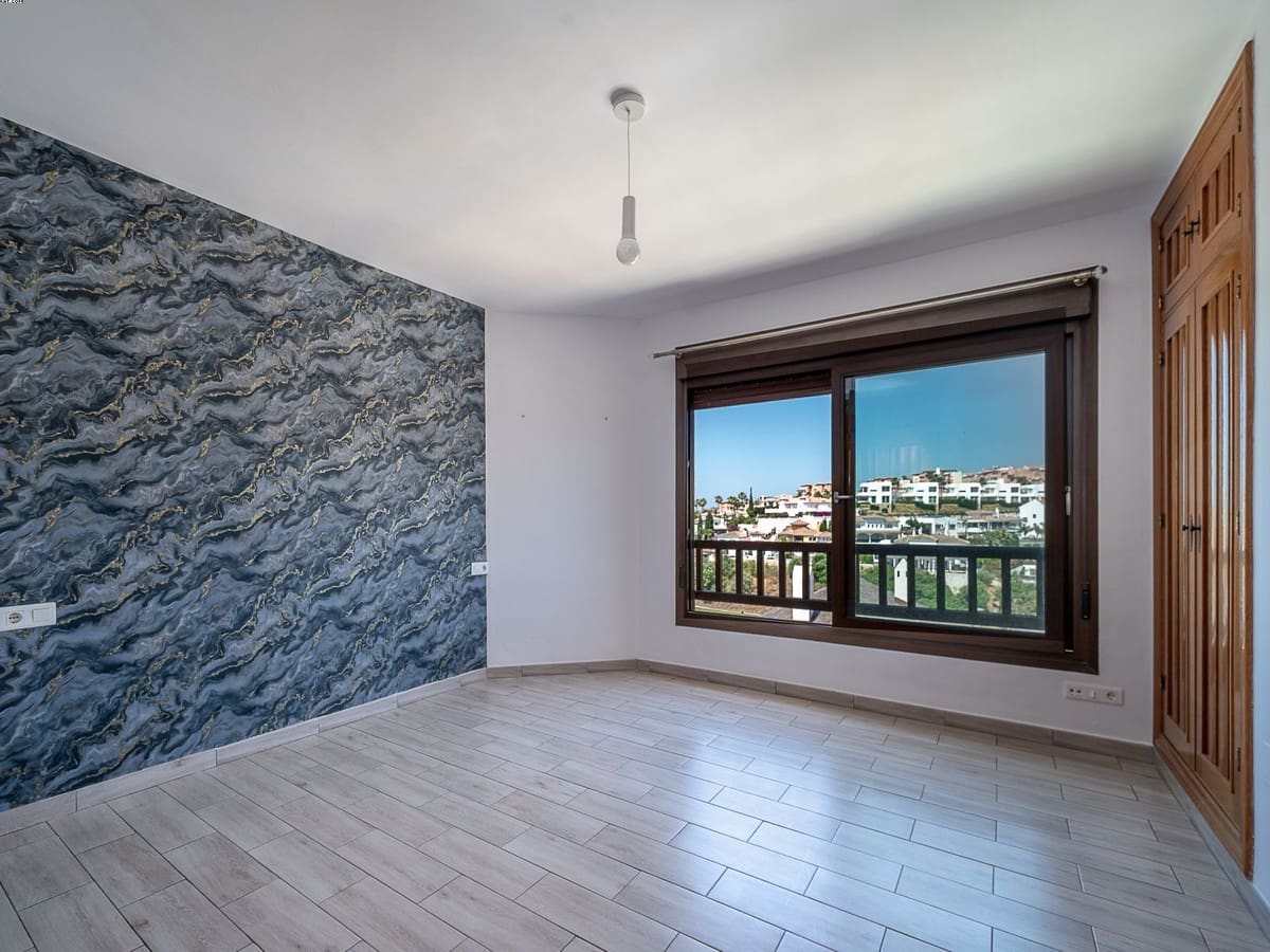 3 quarto Moradia para venda em Riviera del Sol com piscina - 499 950 € (Ref: 9914839)