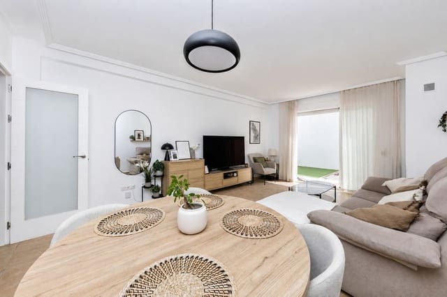 Casa de 2 habitaciones en Las Lagunas de Mijas, Mijas en venta con piscina - 415.000 € (Ref: 9914840)
