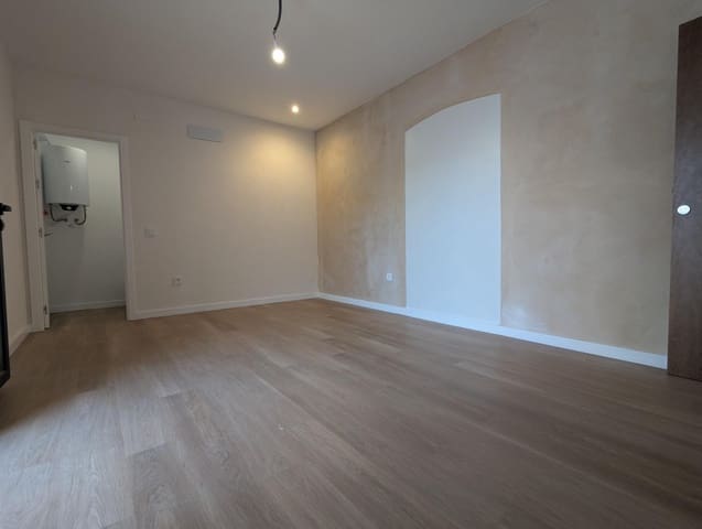 Piso de 1 habitación en Sanlúcar la Mayor en alquiler - 700 € (Ref: 10015602)