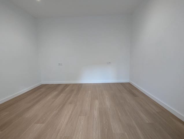 Piso de 1 habitación en Sanlúcar la Mayor en alquiler - 700 € (Ref: 10015602)